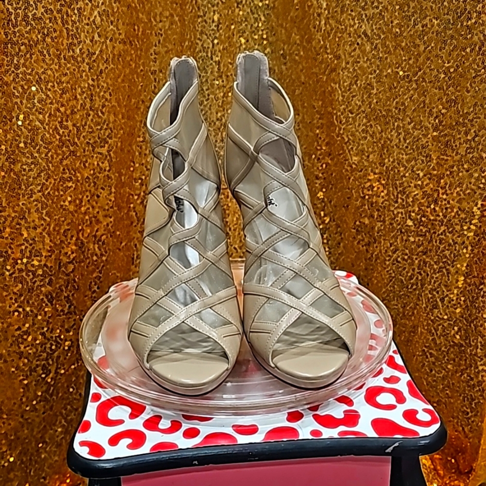 Y Limelight Nude Heels US sz 11